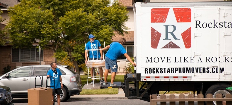 Movers Sherman Oaks packing things into a truck